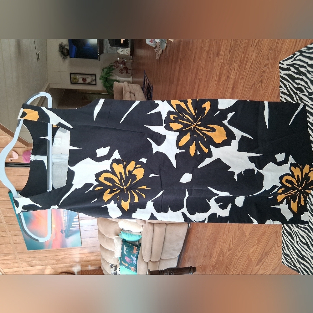 VENUS Black and White Dress with Yellow Highlights